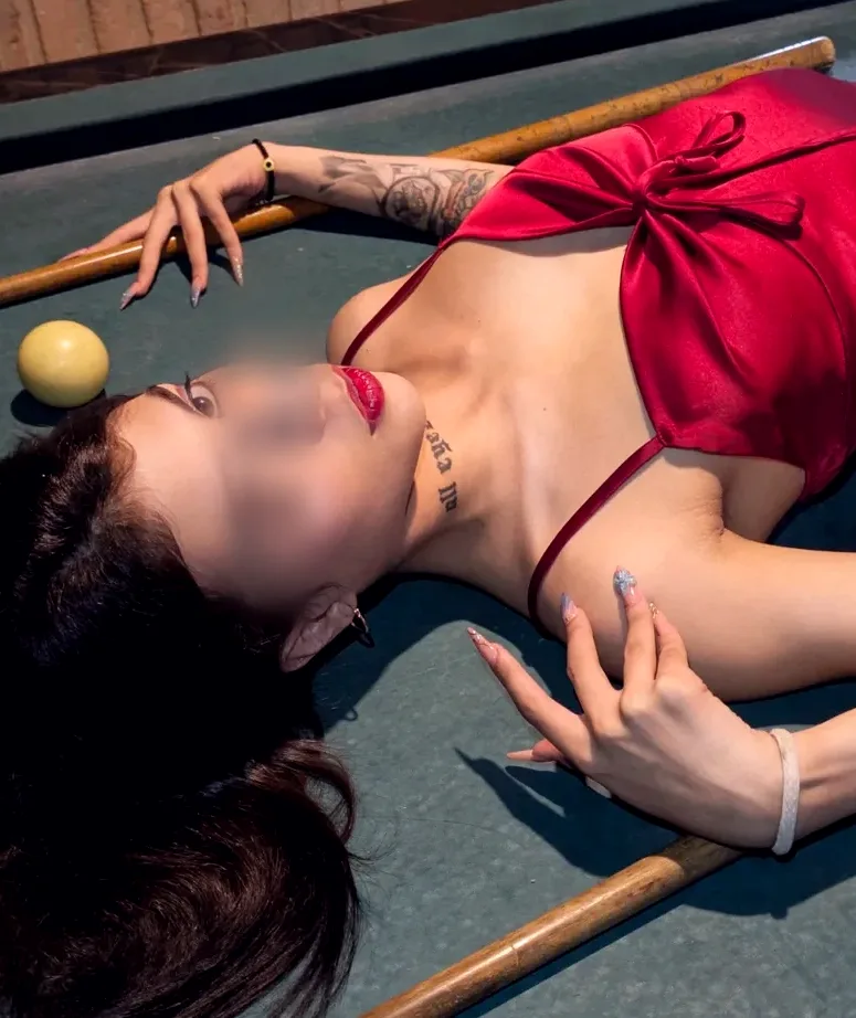 Jacqueline, 21
