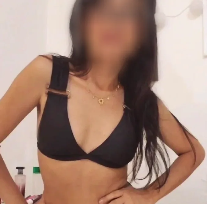Rebecca, 29