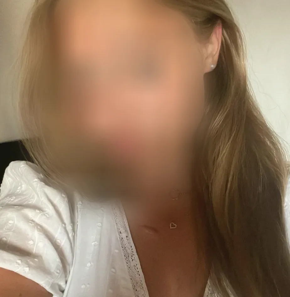 Sabrina, 19