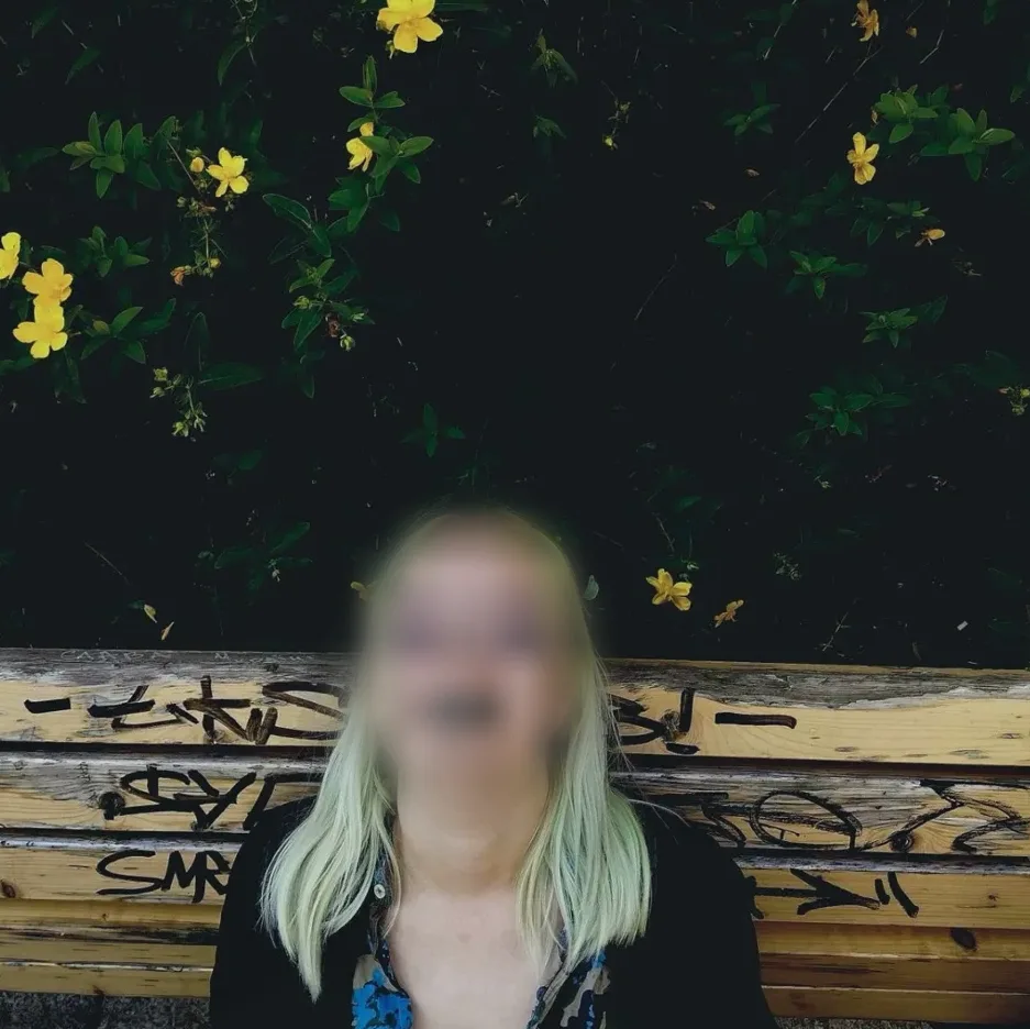 Zeynep, 19